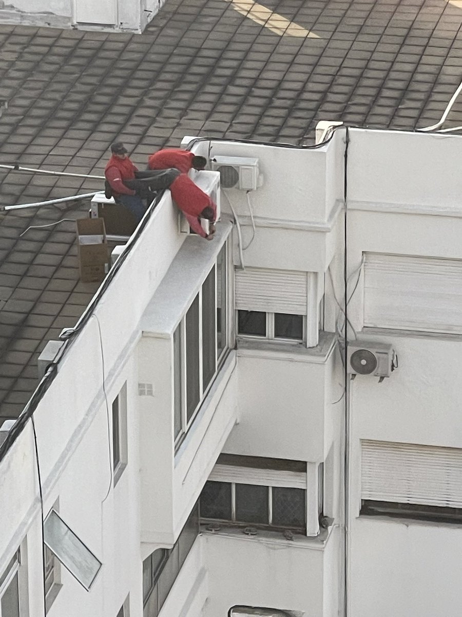 Creo que es un toque peligroso pero como no soy técnico en seguridad mejor no opino.