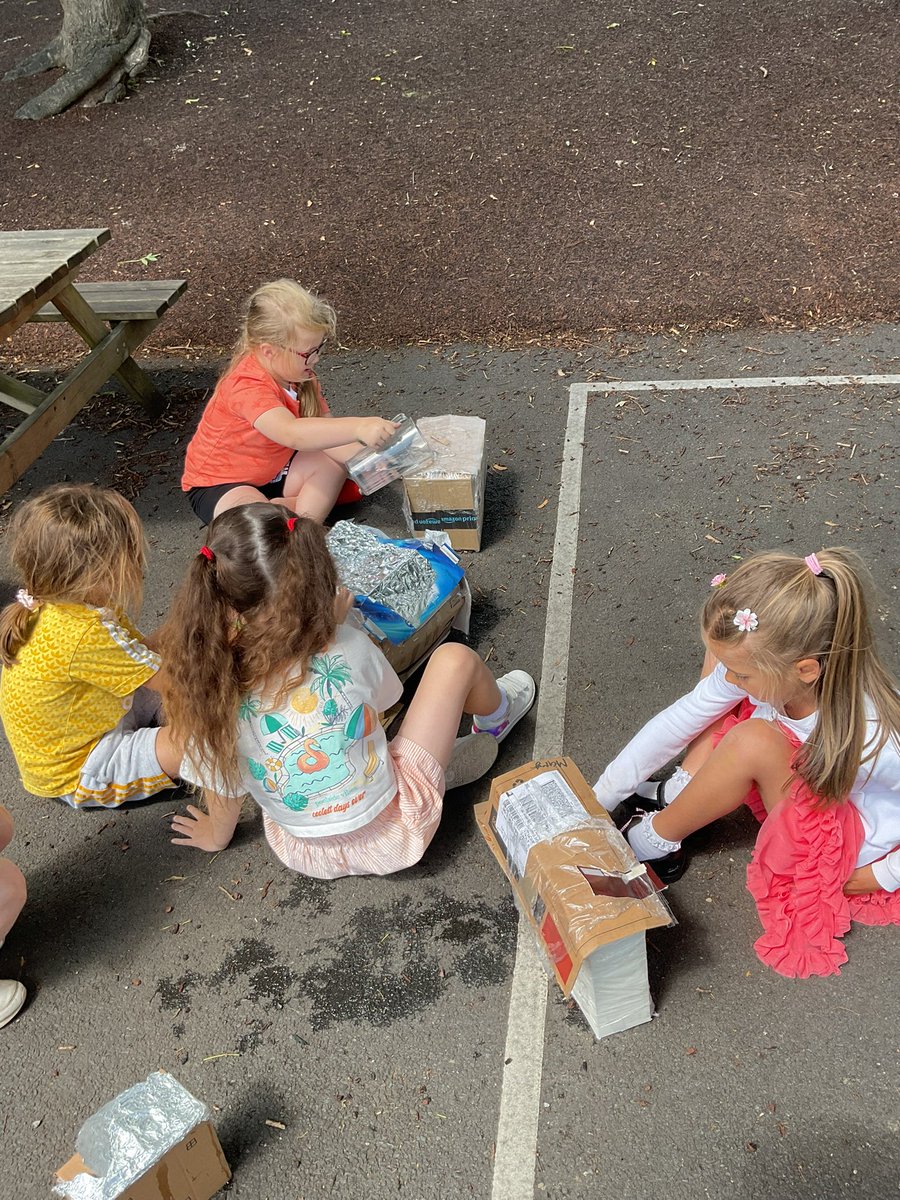 We tested the houses that we made to see if they were sturdy and waterproof! After the experiment we did an evaluation and thought about what we could do next time to improve our house. 🏠 #pdascience