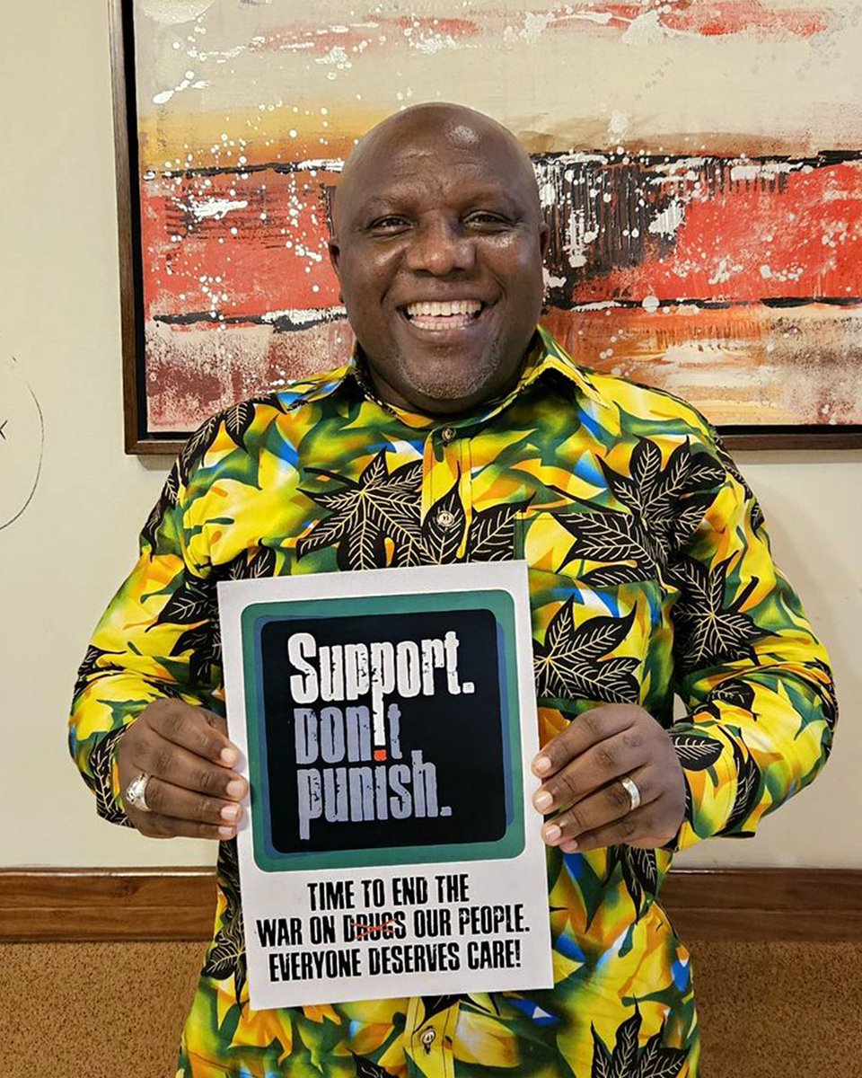 Seth Kwame Acheampong, former Ghanian MP, understands how solidarity, not stigma, should guide #DrugPolicy.

Join this global call! Share your photo: f.mtr.cool/egjsryeawz