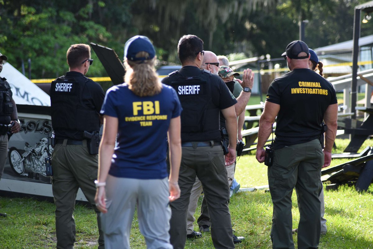 FBIJacksonville's tweet image. BREAKING: This morning, FBI Jacksonville partnered with @VolusiaSheriff and @SAO7FL to target violent criminal offenders across Florida. Multiple subjects are in custody. This is a developing investigation and additional details will be announced later today.