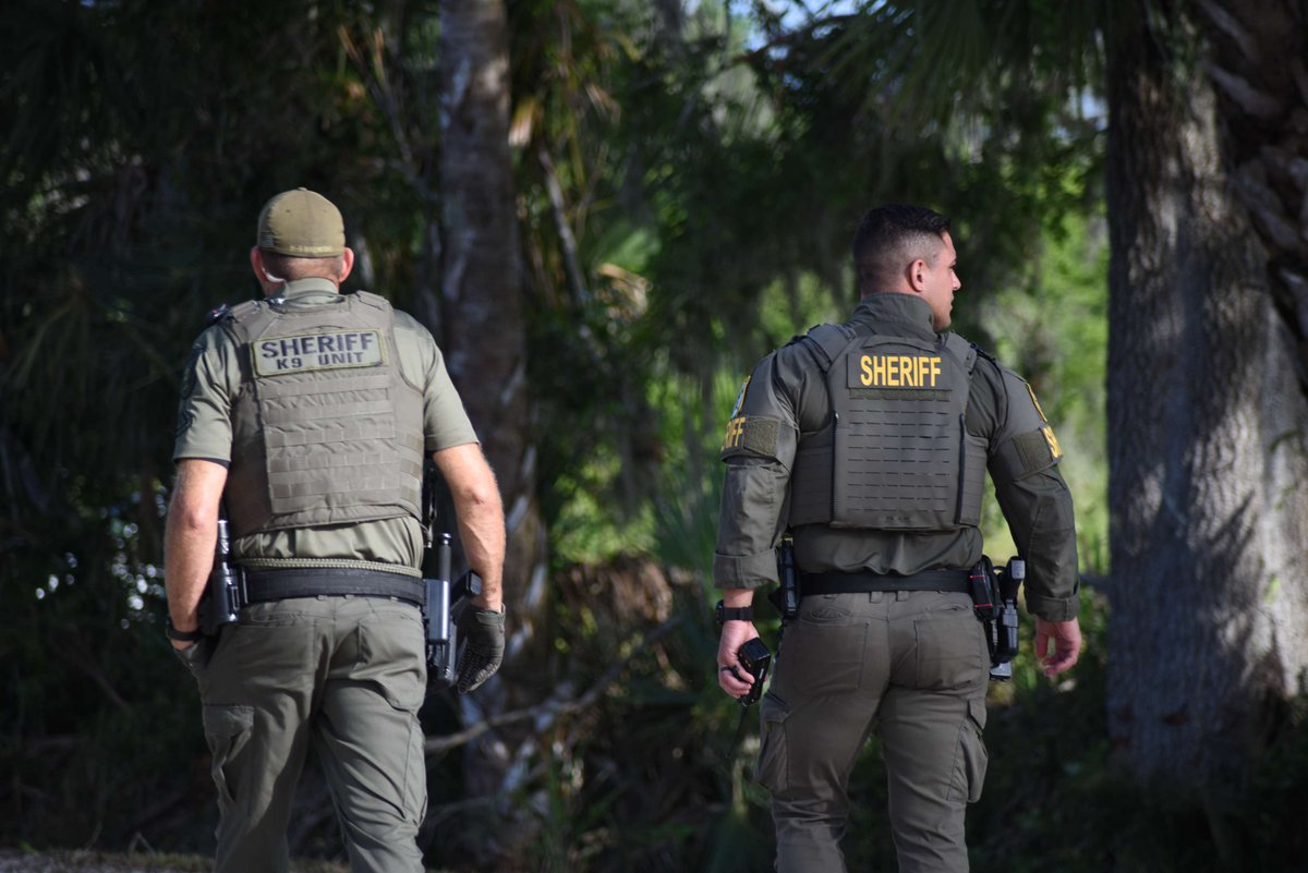 FBIJacksonville's tweet image. BREAKING: This morning, FBI Jacksonville partnered with @VolusiaSheriff and @SAO7FL to target violent criminal offenders across Florida. Multiple subjects are in custody. This is a developing investigation and additional details will be announced later today.