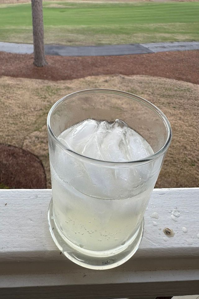 ucfoodietv's tweet photo. Wednesday Premier: Our Meyer Mule. Perfect for 4th of July. https://t.co/bgBNGq00Nm #Food #Travel #Booze #Foodie #UndercoverJetsetter #JohnDaly #SusanAnzalone #TravelLikeALocal #iPhone #offbeatenpath #Vacation #stayathome #EasyRecipes #jetsettheworld #jetsetathome #wingdingTV https://t.co/zUjj5NaH1l