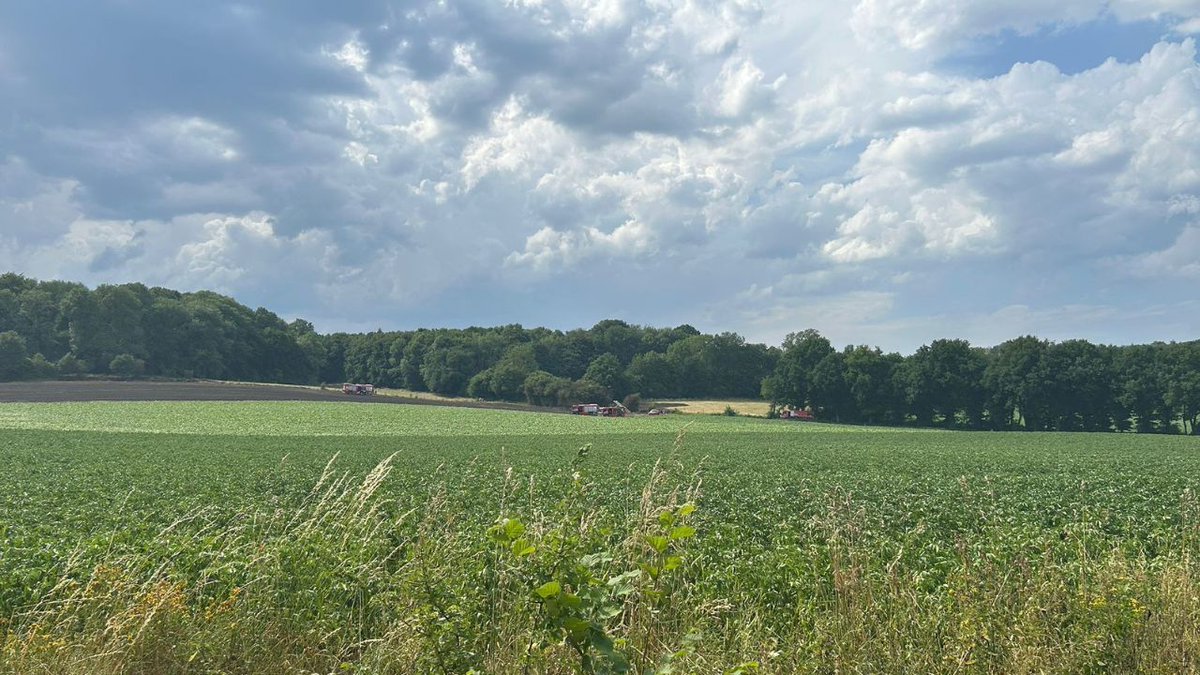 112 melding Akker afgebrand in Beutenaken: brandweer voorkomt uitbreiding naar bos