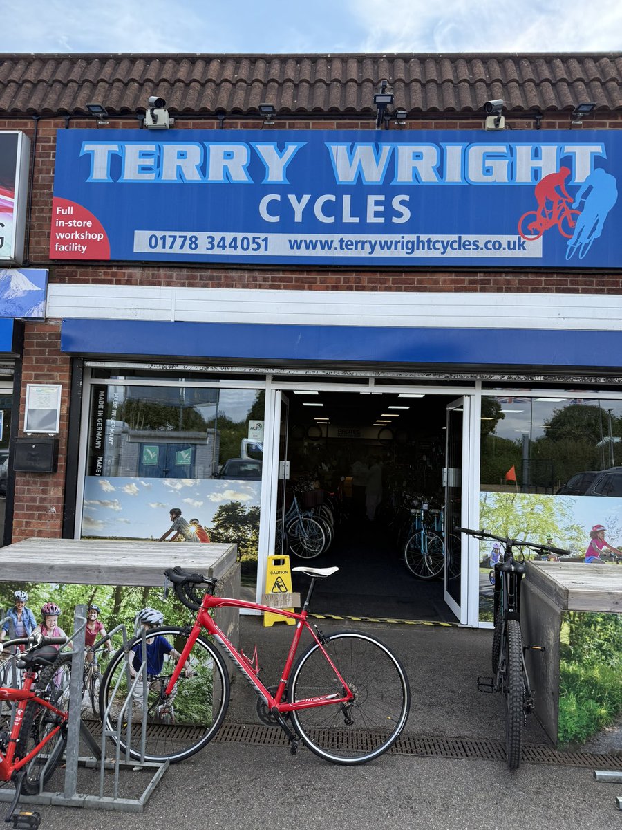 Wheels picked up for my charity bike ride can’t thank Terry Wright enough for the support. Any help would be greatly appreciated . 

justgiving.com/page/smithsmot…