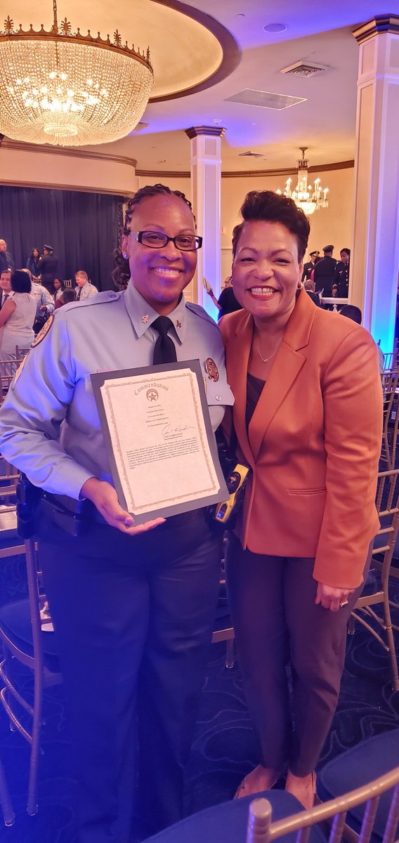🌟👏Congrats to NOPD Sgt. Anika Glover 🌟👏
NOPD Sgt. Glover is retiring after 28 years of dedicated service to the people of New Orleans!
She started back in 1997 and over the years worked her way into the hearts of the community.
 Well Done- &amp; all the best to you!!💙💙💙