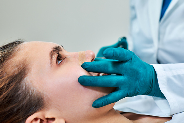 Duke_Oto's tweet image. Though all plastic surgeons are trained in rhinoplasty and most aging face procedures, patients benefit more from those performed by a facial plastic surgery specialist, says Dr. Franco, an oto & facial plastic surgeon at @DukeHealth
Read more: duke.is/4/t4yt