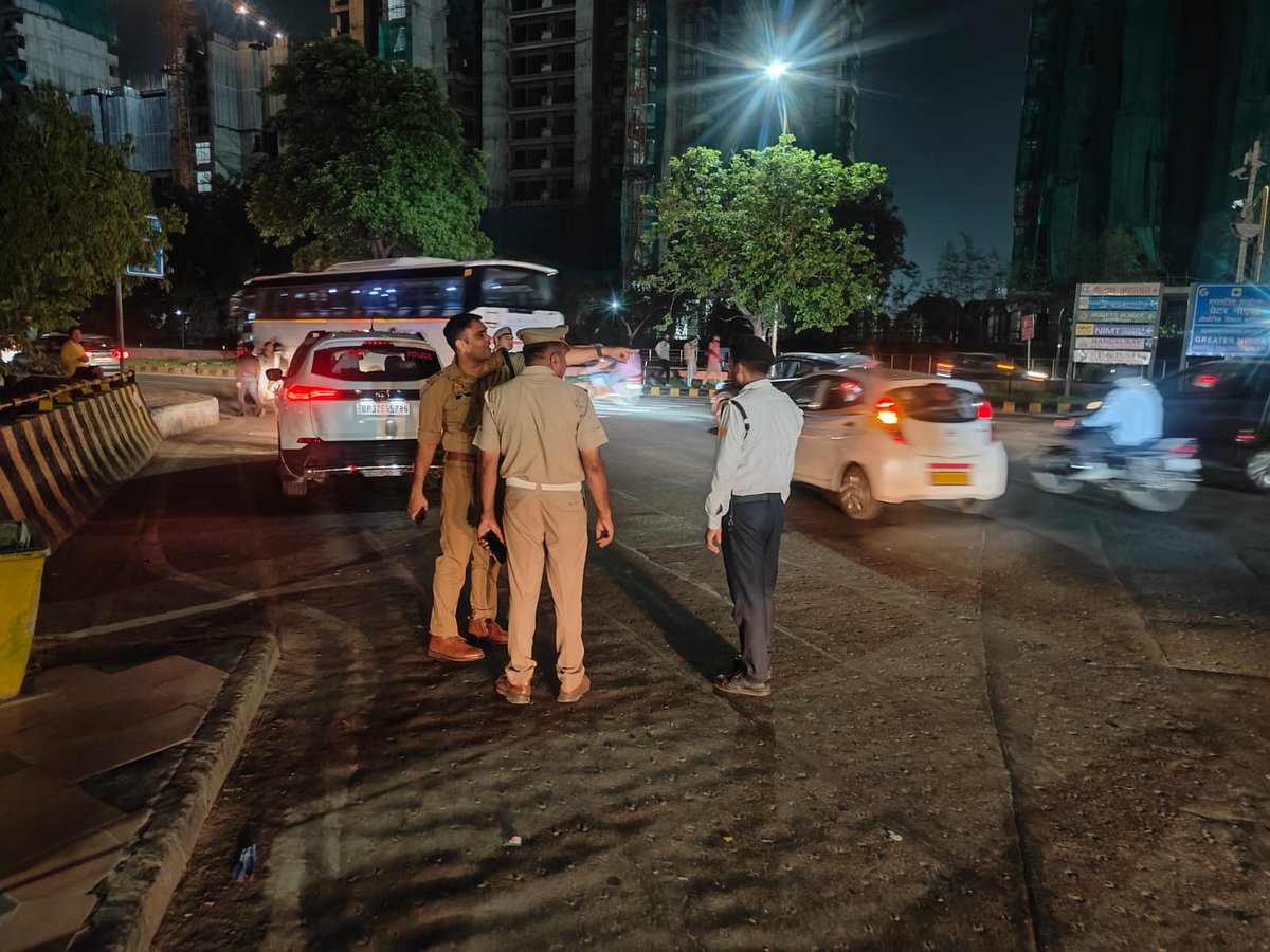 DCP Traffic Noida (@dcptrafficnoida) on Twitter photo .<a href="/dcptrafficnoida/">DCP Traffic Noida</a> рджреНрд╡рд╛рд░рд╛ рдкрд░реА рдЪреМрдХ рдкрд░ рдпрд╛рддрд╛рдпрд╛рдд рд╡реНрдпрд╡рд╕реНрдерд╛ рдХрд╛ рдирд┐рд░реАрдХреНрд╖рдг рдХрд┐рдпрд╛ рдЧрдпрд╛ рддрдерд╛ рдпрд╛рддрд╛рдпрд╛рдд рдХреЗ рд╕реБрдЧрдо рд╕рдВрдЪрд╛рд▓рди рдмрдирд╛рдП рд░рдЦрдиреЗ рдХреЗ рд╕рдВрдмрдВрдз рдореЗрдВ рд╕рд░реНрд╡ рд╕рдВрдмрдВрдзрд┐рдд рдХреЛ рдЖрд╡рд╢реНрдпрдХ рджрд┐рд╢рд╛-рдирд┐рд░реНрджреЗрд╢ рджрд┐рдП рдЧрдПред
рдпрд╛рддрд╛рдпрд╛рдд рд╣реЗрд▓реНрдкрд▓рд╛рдЗрди рдирдВ0- 9971009001 .<a href="/dcptrafficnoida/">DCP Traffic Noida</a> рджреНрд╡рд╛рд░рд╛ рдкрд░реА рдЪреМрдХ рдкрд░ рдпрд╛рддрд╛рдпрд╛рдд рд╡реНрдпрд╡рд╕реНрдерд╛ рдХрд╛ рдирд┐рд░реАрдХреНрд╖рдг рдХрд┐рдпрд╛ рдЧрдпрд╛ рддрдерд╛ рдпрд╛рддрд╛рдпрд╛рдд рдХреЗ рд╕реБрдЧрдо рд╕рдВрдЪрд╛рд▓рди рдмрдирд╛рдП рд░рдЦрдиреЗ рдХреЗ рд╕рдВрдмрдВрдз рдореЗрдВ рд╕рд░реНрд╡ рд╕рдВрдмрдВрдзрд┐рдд рдХреЛ рдЖрд╡рд╢реНрдпрдХ рджрд┐рд╢рд╛-рдирд┐рд░реНрджреЗрд╢ рджрд┐рдП рдЧрдПред
рдпрд╛рддрд╛рдпрд╛рдд рд╣реЗрд▓реНрдкрд▓рд╛рдЗрди рдирдВ0- 9971009001