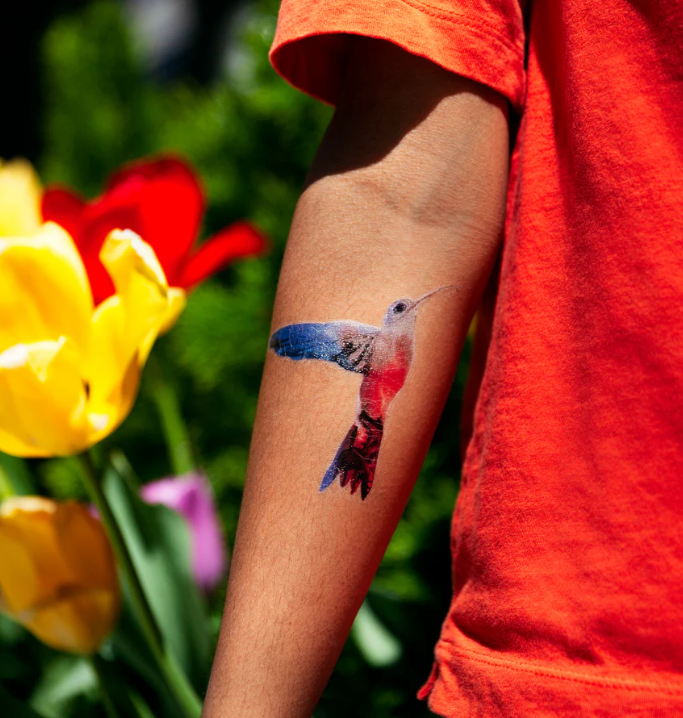 Your favorite garden visitor is now a wearable work of art! 

Tattoo: Watercolor Hummingbird
Artist: Stima Persson

#tattly #temporarytattoo