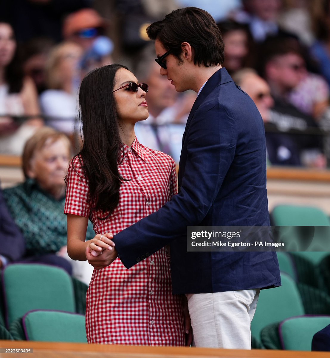 like you cannot tell me these aren't screencaps from a romcom