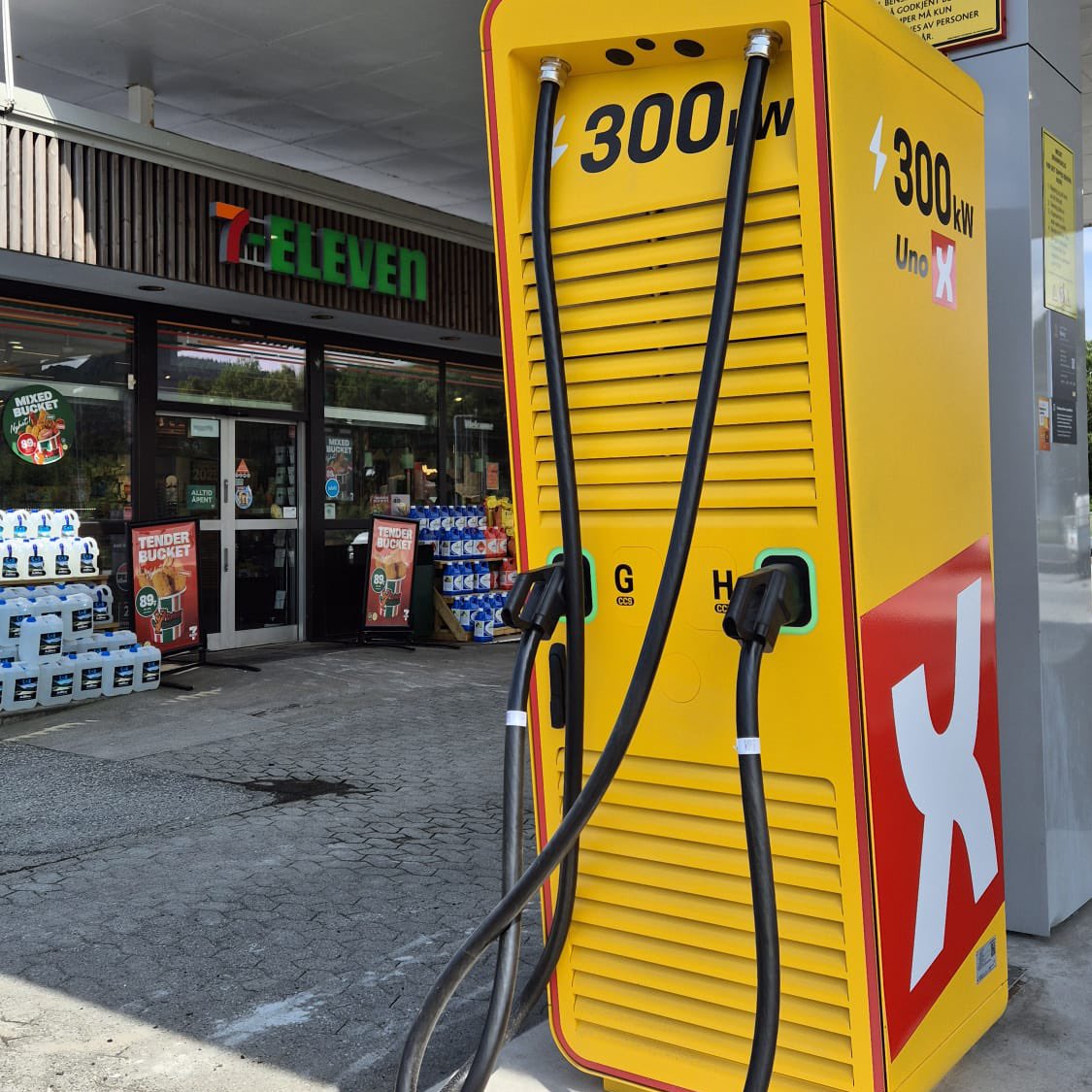 7-Eleven Nyborg, Bergen. 🇳🇴

⚡️ Ultrafast Uno-X chargers on 85 Reitan Retail locations.

🔌 500 plugs (300kW+ chargers).