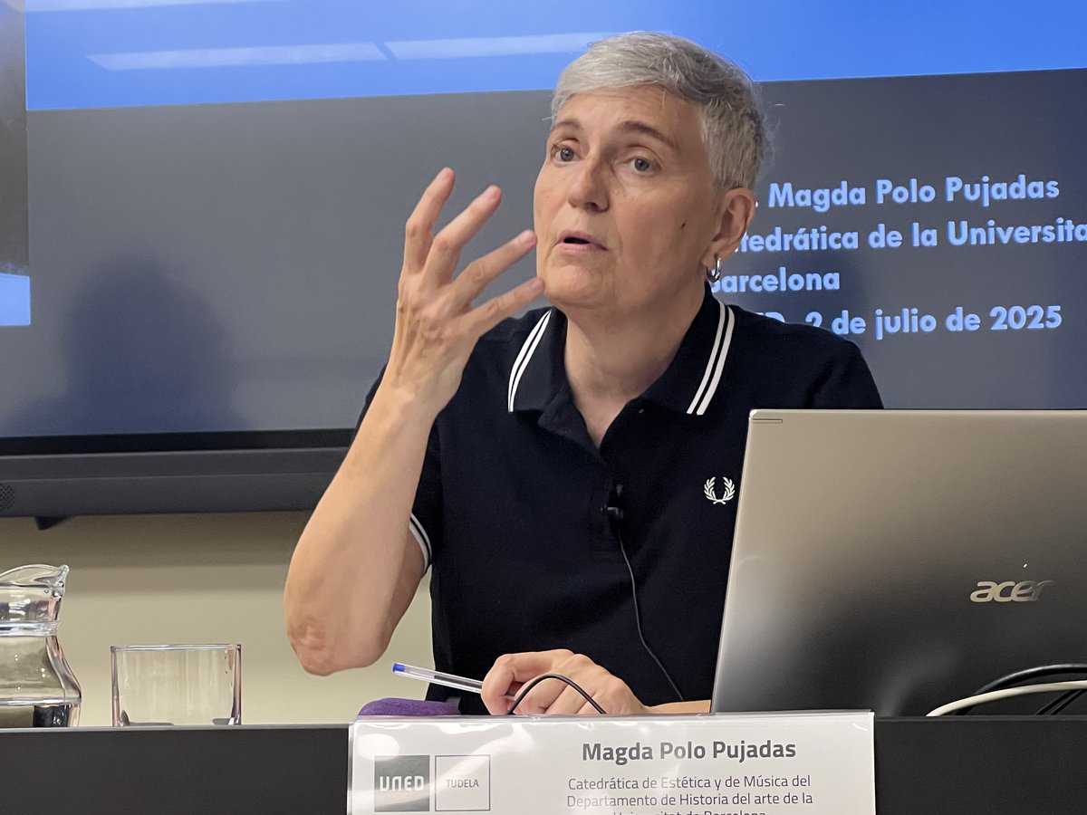 👏 Más de 270 personas han confiado en UNED Tudela para acompañarnos esta tarde en una mirada hacia la figura irreverente y visionaria de Erik Satie.

🗣 Y qué mejor manera de analizar su vida y la genialidad de su obra que contar con Magda Polo Pujadas.