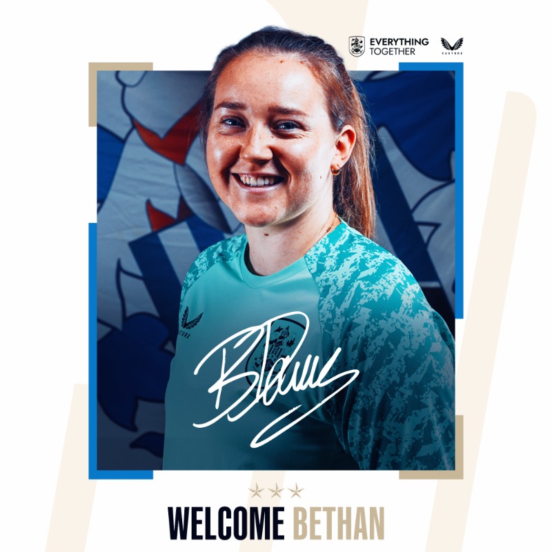 htafc's tweet photo. ✍️ We are delighted to announce the signing of goalkeepers Owen Goodman and Bethan Davies!

Owen joins us on a season long loan from Premier League side Crystal Palace, with Bethan making her return to Town from Sheffield United! 🧤

Let's go, Owen and Bethan! 💙

#htafc