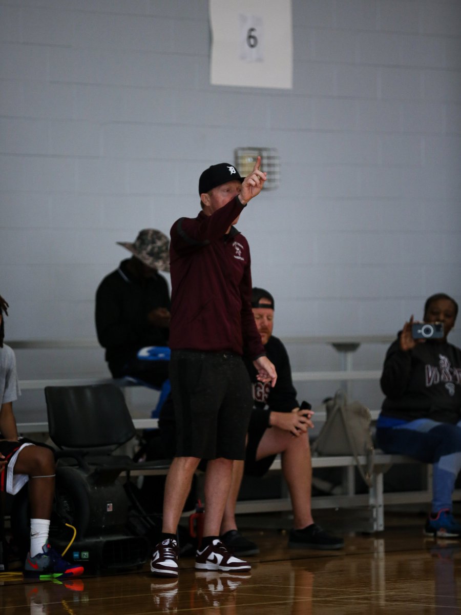 Our Varsity Boys Basketball team wrapped up its summer league last Saturday with three games at Oakland University. From what we've seen, it's shaping up to be quite a good season. #hazelparkschools #GoVikings