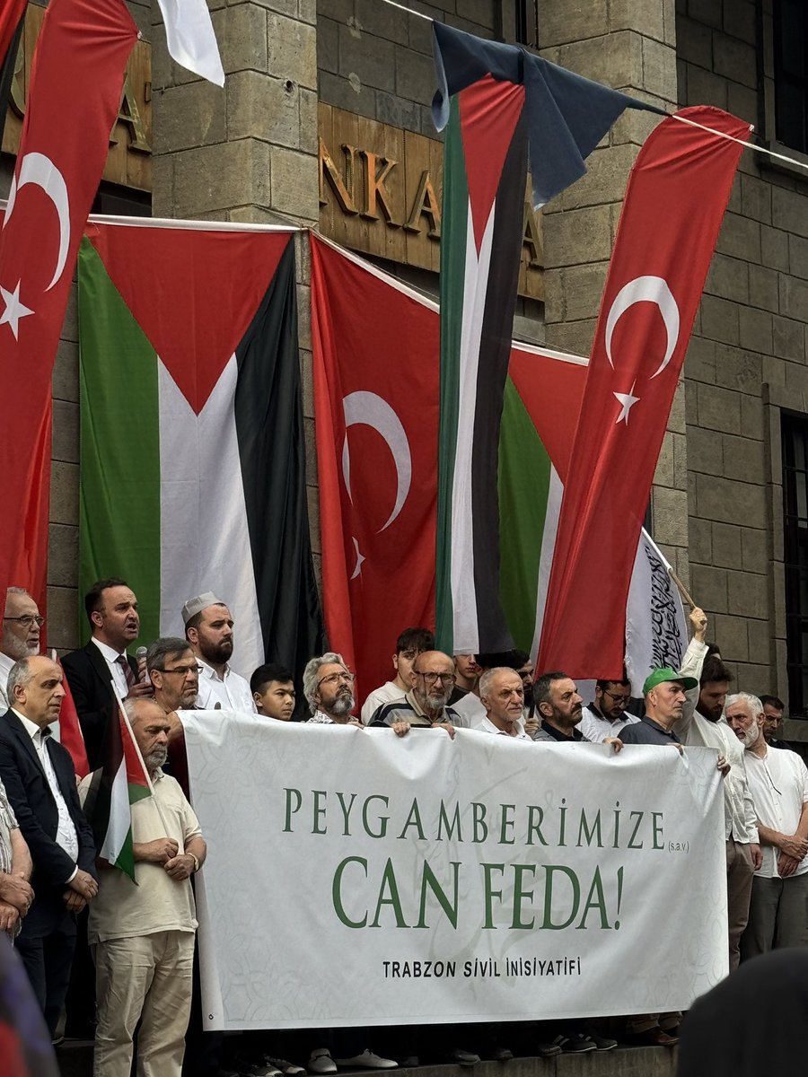 “ PEYGAMBERİMİZE (ѕ.α.ν.) CAN FEDA ! “
#PeygamberimizeHakaretKabulEdilemez