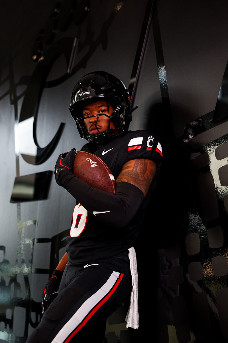 The new threads for <a href="/GoBearcatsFB/">Cincinnati Football</a> 

#uniswag