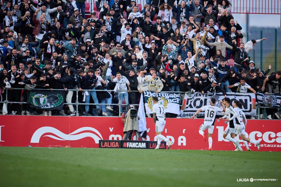 Antiviolencia propone sancionar a 6 aficionados del  <a href="/Burgos_CF/">Burgos Club de Fútbol</a> que causaron daños en Anduva

Los hechos sucedieron con motivo del último derbi provincial de Segunda División que se jugó en Anduva.
<a href="/CDMirandes/">Club Deportivo Mirandés</a> 

burgosdeporte.com/?p=141705