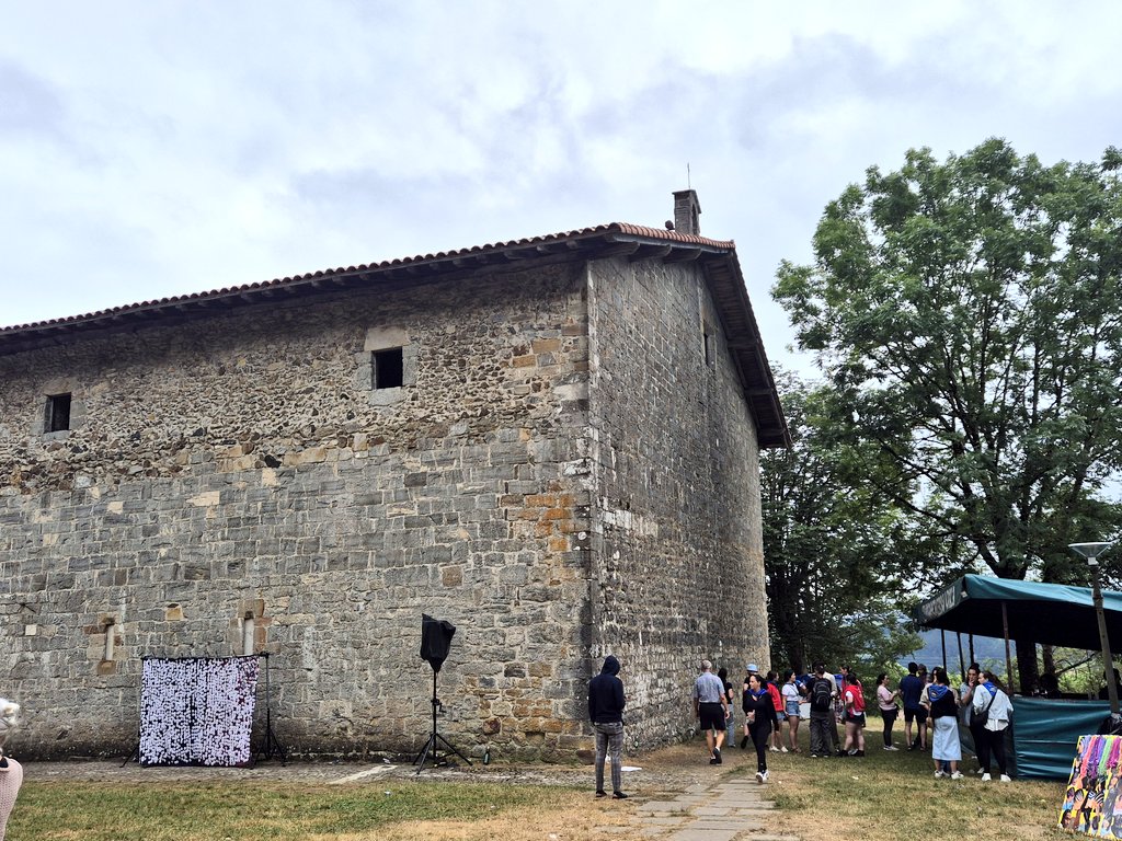 AzaharaDomingue's tweet image. Hoy en #Zumarraga celebramos Santa Isabel. ¡Un día especial en La Antigua, lleno de familias y tradición! 

¡Eskerrik asko a su alcalde por la invitación! #santaisabel #zuretzatgipuzkoa #venycuidanos