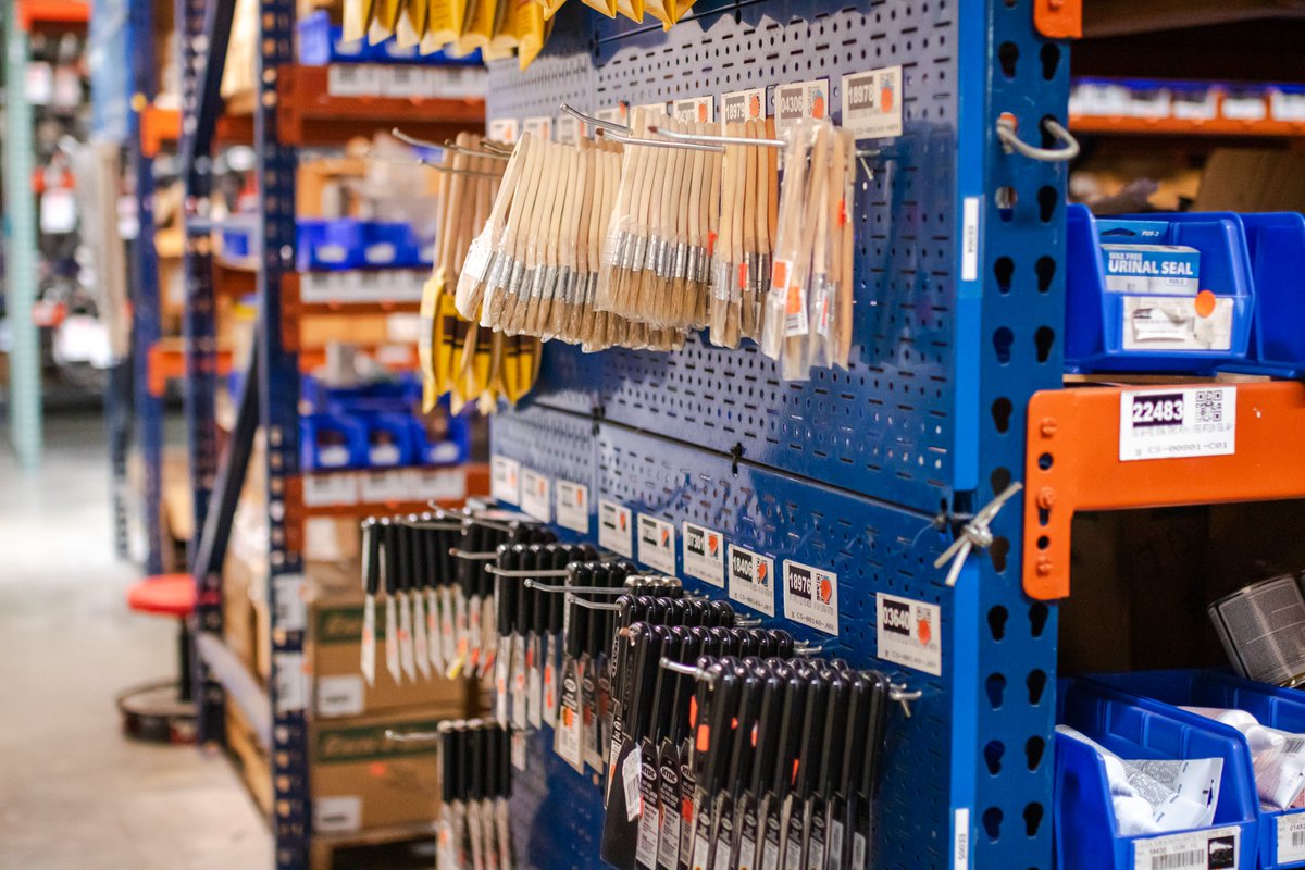UFFacilities's tweet image. Ever wonder what keeps UF running behind the scenes? Besides our incredible crew of course😉—its Central Stores, our very own hub for everything our pros need to keep campus running.
From hardware to safety equipment, Central Stores helps us get the job done. #UFWorksBecauseWeDo