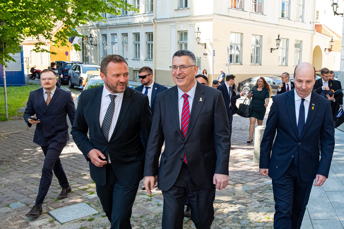 Tsahkna's tweet photo. Today in Tallinn, I met Israeli FM @gidonsaar on his first official visit to 🇪🇪.

Israel’s decision to open an embassy in Tallinn is historic — a major step forward in 🇪🇪🇮🇱 ties, boosting cooperation in security, innovation & tech.

We discussed Russia’s war in Ukraine, humanitarian crisis in Gaza & Iran. 

As frontline democracies, Estonia & Israel must stand united.

All Hamas-held hostages must be released. My thoughts are with their families.