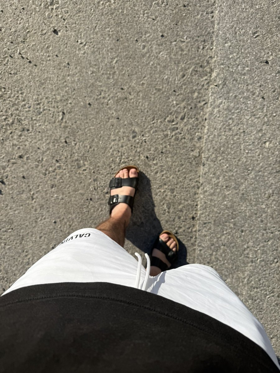 Findomking6's tweet photo. Your Dream Feet! 🦶 #feet #feetmaster #footmaster #alpha #findom #worship #paypig https://t.co/5jaQqEDjp4