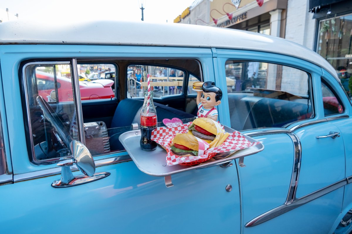 Come out to our annual Classic Car Show on Sunday! We look forward to spending the day with you in Uptown on Washington Road, 9 a.m. to 3 p.m.

✅ RSVP: facebook.com/share/15mZTsE6…

🚗 Info on car registration: mtlebanon.org/police-events