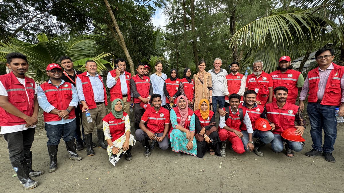 Sonakshi Dey (@sonakshidey) on Twitter photo Thank you, Swiss Embassy team, for joining us in Noakhali & Lakshmipur to see firsthand flood recovery efforts by <a href="/BDRCS1/">Bangladesh Red Crescent Society (BDRCS)</a> & <a href="/ifrc/">IFRC</a>. From community consultations to hygiene kits & shelter toolkits distributions & building resilience, your support empowers communities đ¨đđ Thank you, Swiss Embassy team, for joining us in Noakhali & Lakshmipur to see firsthand flood recovery efforts by <a href="/BDRCS1/">Bangladesh Red Crescent Society (BDRCS)</a> & <a href="/ifrc/">IFRC</a>. From community consultations to hygiene kits & shelter toolkits distributions & building resilience, your support empowers communities đ¨đđ