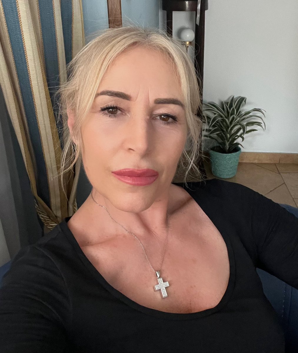 MΔRΨ ҒΣRRΣRI tweet media