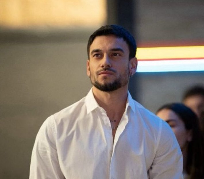 los dos con camisa blanca contra mí solita amigas se me acelera todo