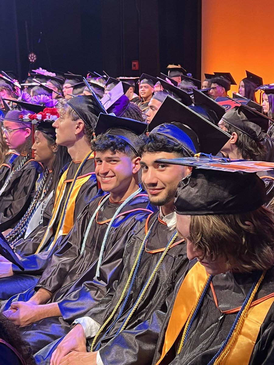 Celebrating the Class of 2025! 

See more graduation ceremony photos 📸: 
flic.kr/s/aHBqjCkcbP
