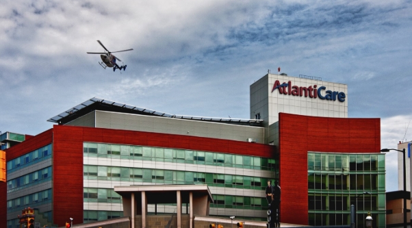 AtlantiCare is home to the only UHMS Certified Facility in South Jersey! 🌠
This means our #WoundCare Healing Centers meet the highest standards of care and patient safety. Learn more: bit.ly/3ZBmaxd