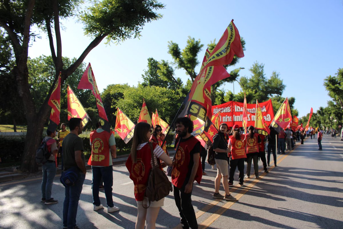 📍Ankara Tandoğan Meydanı 
Sivas Katliamı'nda yaşamını yitiren aydınlar her yıl olduğu gibi bu 
2 Temmuz'da da yürüyüş ve miting programıyla anıldı.
SEP Ankara İl Örgütü anmaya 
"Açalım Kızıl Sancağı Geçsin Zalimlerin Çağı" pankartıyla katıldı.
