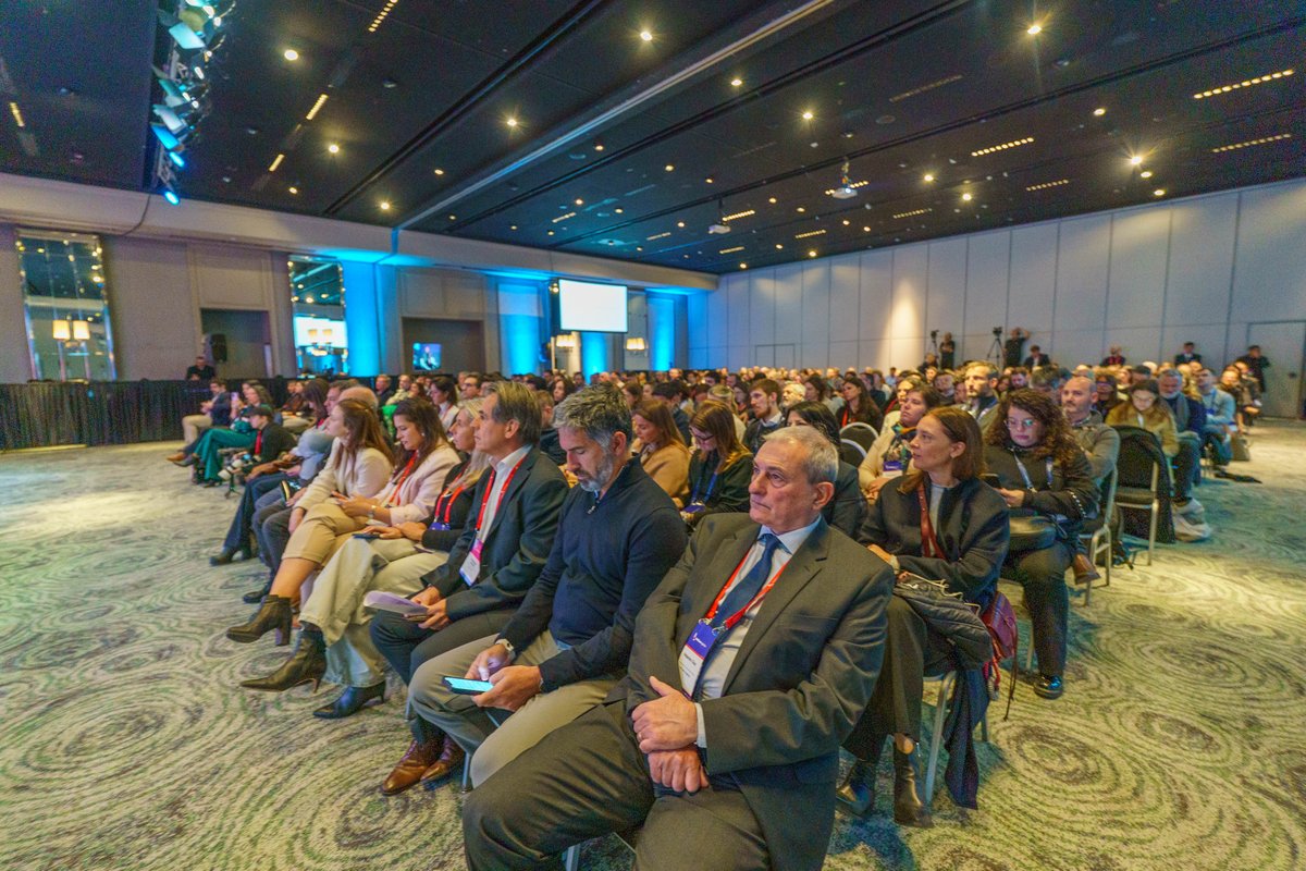BA Productiva (@baproductiva) on Twitter photo 📊 Participamos de #AmChamForum2025, donde se debatió sobre innovación, IA y desarrollo productivo para una Ciudad más competitiva.
<a href="/herlombardi/">Hernán Lombardi</a>
<a href="/augustoardilesd/">Augusto Ardiles</a>
<a href="/AmChamArgentina/">AmCham Argentina</a> 📊 Participamos de #AmChamForum2025, donde se debatió sobre innovación, IA y desarrollo productivo para una Ciudad más competitiva.
<a href="/herlombardi/">Hernán Lombardi</a>
<a href="/augustoardilesd/">Augusto Ardiles</a>
<a href="/AmChamArgentina/">AmCham Argentina</a>