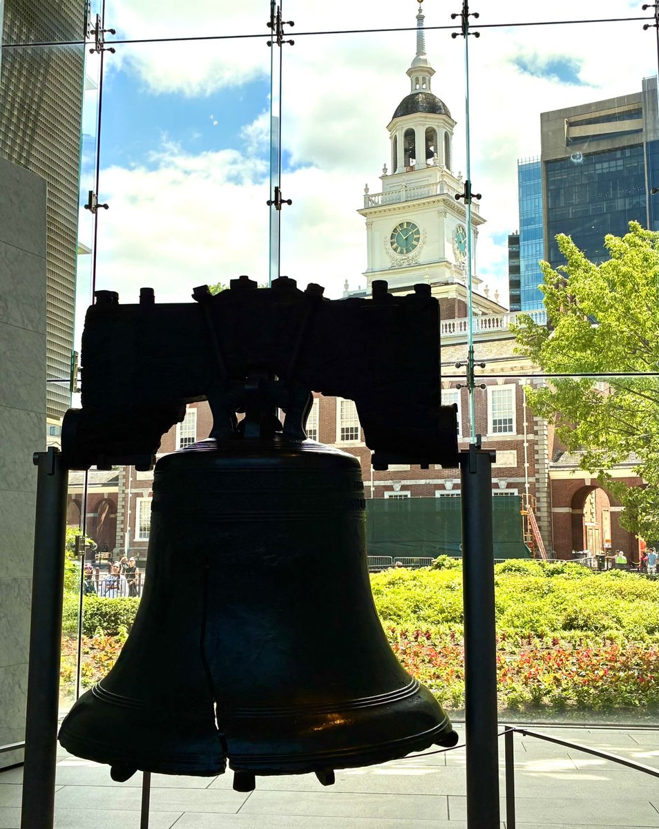 USAmbOAS's tweet image. 🇺🇸 This #July4th, we mark 249 years since the U.S. Declaration of Independence—an idea born in Philadelphia but shaped by shared revolutionary ideals across the Americas. At last week’s #OASAssembly, Member States recognized collaborative efforts to commemorate next year’s 250th