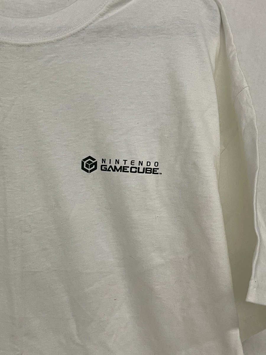 AndrossSF0's tweet photo. A ToysRUs Star Fox Adventures promotional t-shirt. Pics via ebay.

#starfox #starfoxadventures #gamecube #Nintendo https://t.co/DrDIMFEzjn