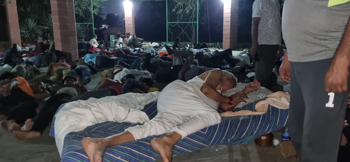 आंदोलनकारियों का कहना है की CHA का साथ नहीं दे रही है भजनलाल सरकार 

यह वही बीजेपी के नेता है जिन्होंने अशोक गेहलोत की सरकार में #CHA के लिए आवाज उठाई थी और धरना दिया था लेकिन अब अपनी सरकार बनने के बाद यह नेता नाम तक नहीं ले रहे है  क्यों?  
<a href="/BJP4Rajasthan/">BJP Rajasthan</a> <a href="/RajCMO/">CMO Rajasthan</a> <a href="/BhajanlalBjp/">Bhajanlal Sharma</a>