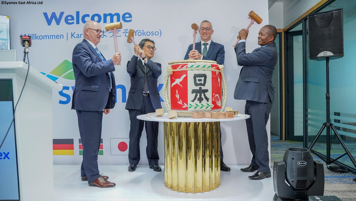 GermanyinKenya's tweet image. 🇯🇵🇩🇪 innovation meets 🇰🇪’s growing health market!
Amb. Groth @diplojazz attended the launch of Sysmex’s 🇰🇪 office. Under its 🇩🇪 regional HQ, Sysmex will supply 🇯🇵🇩🇪 lab diagnostics & medical robotics across 🇰🇪 & East Africa.