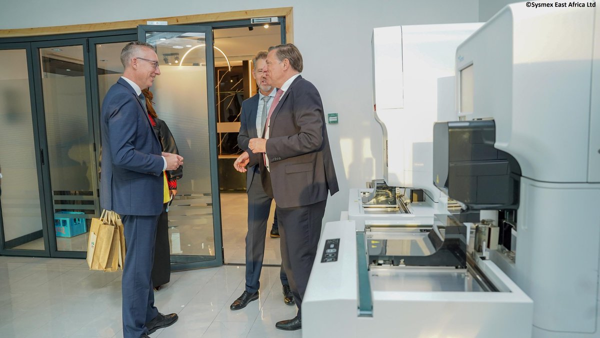 GermanyinKenya's tweet image. 🇯🇵🇩🇪 innovation meets 🇰🇪’s growing health market!
Amb. Groth @diplojazz attended the launch of Sysmex’s 🇰🇪 office. Under its 🇩🇪 regional HQ, Sysmex will supply 🇯🇵🇩🇪 lab diagnostics & medical robotics across 🇰🇪 & East Africa.
