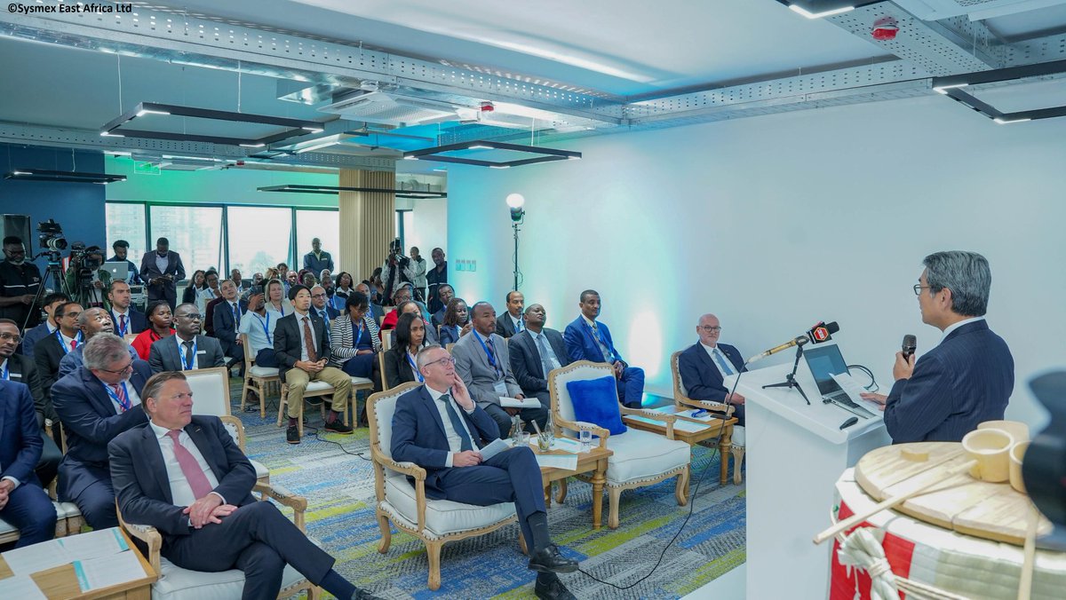 GermanyinKenya's tweet image. 🇯🇵🇩🇪 innovation meets 🇰🇪’s growing health market!
Amb. Groth @diplojazz attended the launch of Sysmex’s 🇰🇪 office. Under its 🇩🇪 regional HQ, Sysmex will supply 🇯🇵🇩🇪 lab diagnostics & medical robotics across 🇰🇪 & East Africa.