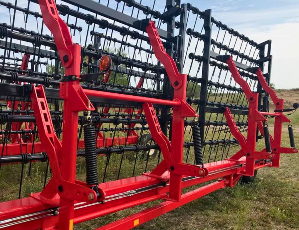 Breaking up and evenly spreading crop residue after harvest helps speed up decomposition, improve nutrient cycling, and creates a cleaner, more uniform seedbed for the next season. 

Get the job done all in one pass with a Rite Way 7-Bar Harrow.

#CropResidue #FieldManagement