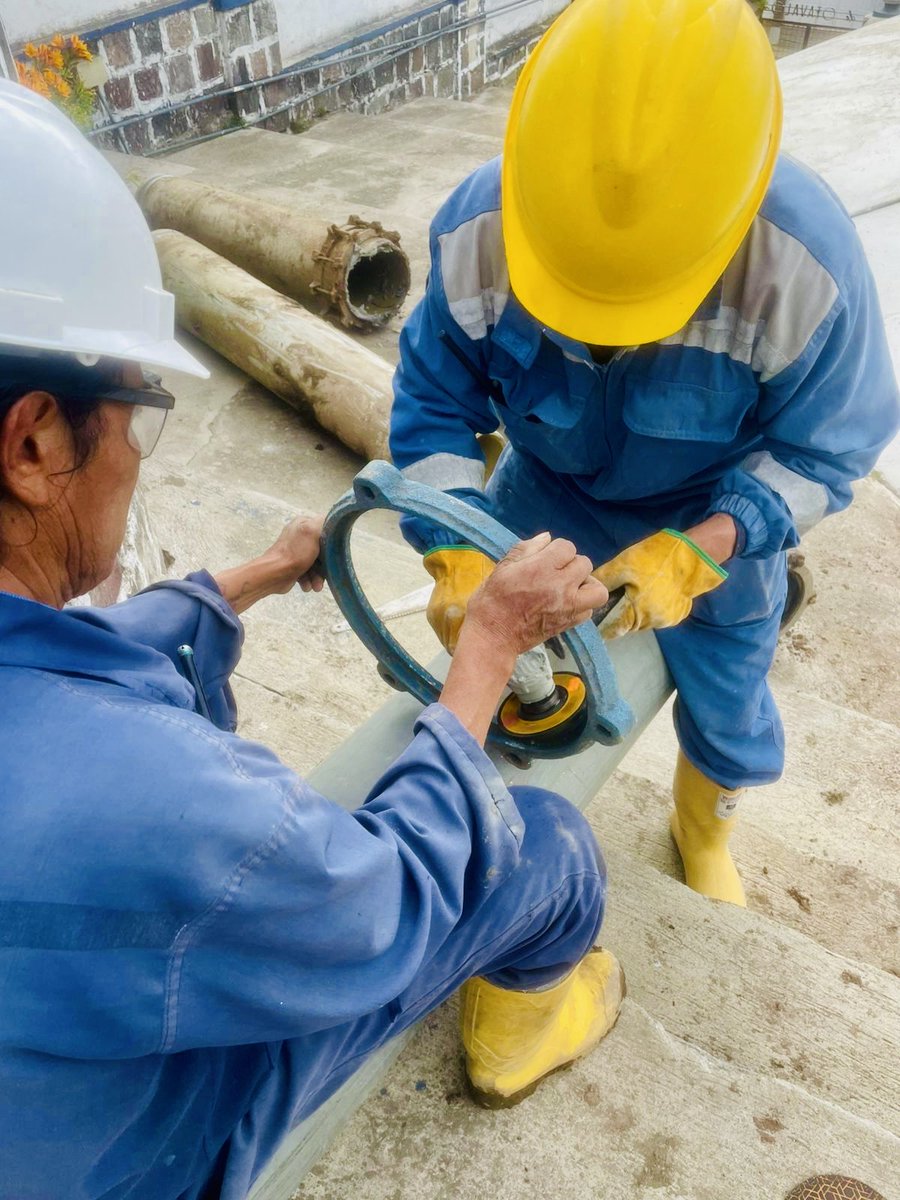¡Comprometidos con tu salud y bienestar 24/7!
Realizamos el mantenimiento oportuno y periódico de los tanques de agua potable del sistema de Buenos Aires, que abastecen a la mayoría de barrios de la ciudad de Otavalo.
Con esta labor garantizamos agua segura para todos, 
#EMAPAO