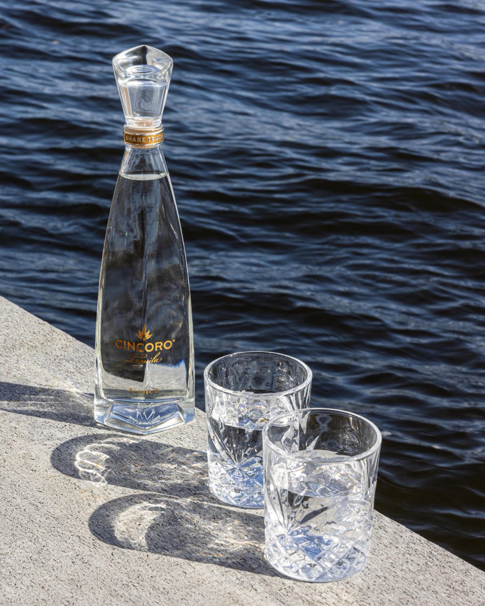 Still summer moments, elevated by Cincoro Blanco. Visit the link in our bio to find Cincoro Tequila near you.

#CincoroTequila #ReachForGreatness #SippingTequila #Summer #FourthofJuly
