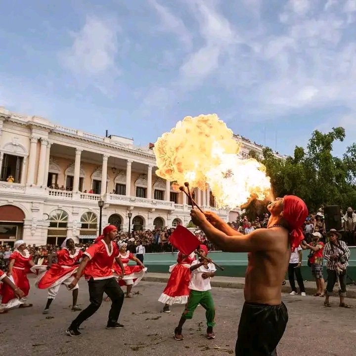 CulturaSantiag2's tweet image. 🔴🥳Estamos a las puertas la 44 edición del #FestivalDelCaribe, se ultiman los detalles del evento cultural e internacional más esperado de este mes de julio en #SantiagoDeCuba. 
.
.
.
#44festivaldelcaribe
#CubaEsCultura