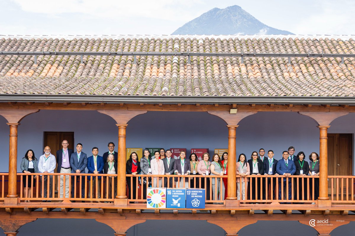 En el #CFCEAntigua se realiza el seminario “Estado de derecho y calidad democrática” que tiene como objetivo mejorar la capacitación de los operadores legislativos en sistemas y técnicas de control parlamentario en las relaciones entre el poder legislativo y el poder ejecutivo.