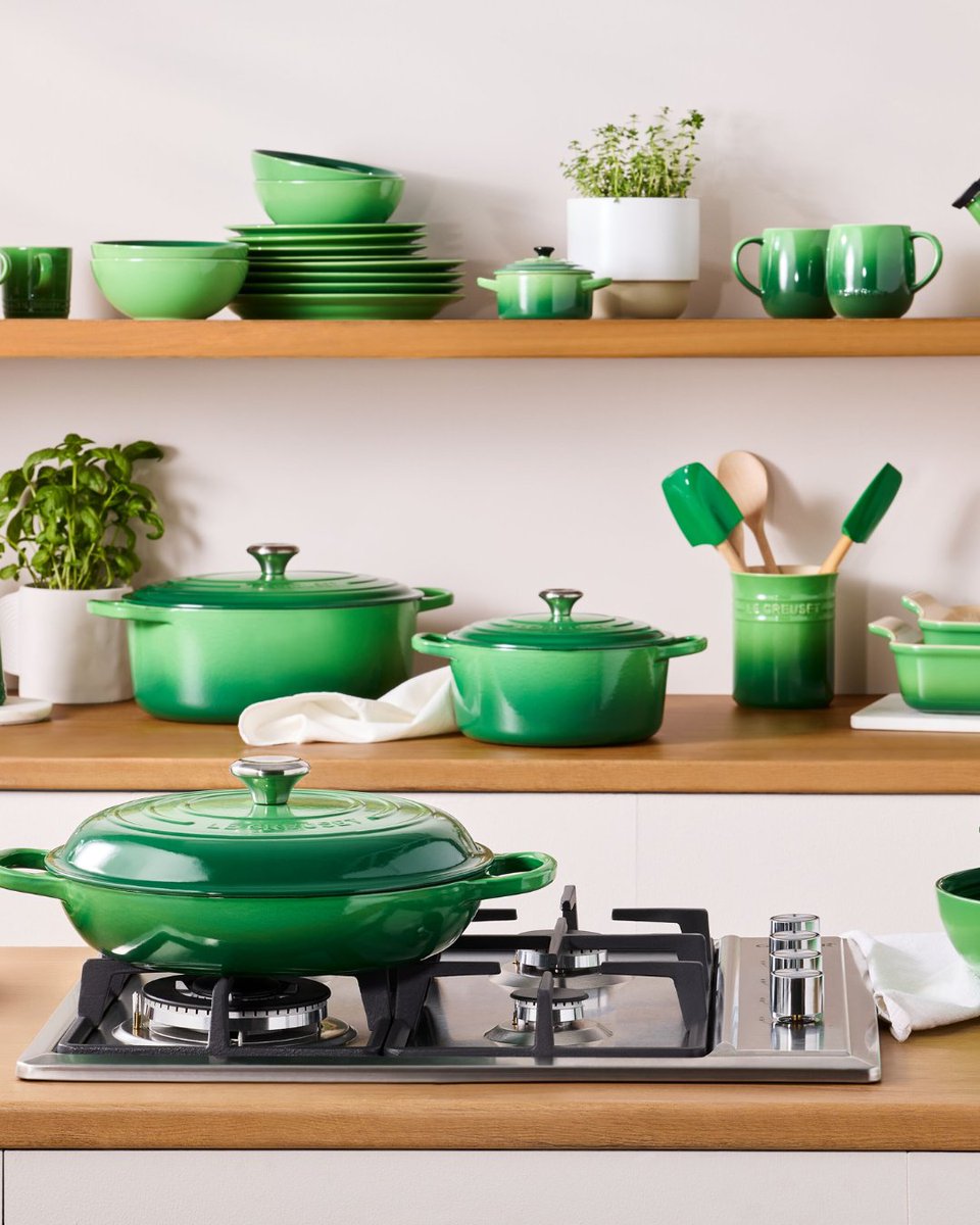 How do you choose to Live in Colour? 🎨🌈 Whether your shelves are more mix-and-match, perfectly paired or magnificently monochromatic, our range of colours are there to make your kitchen shine.