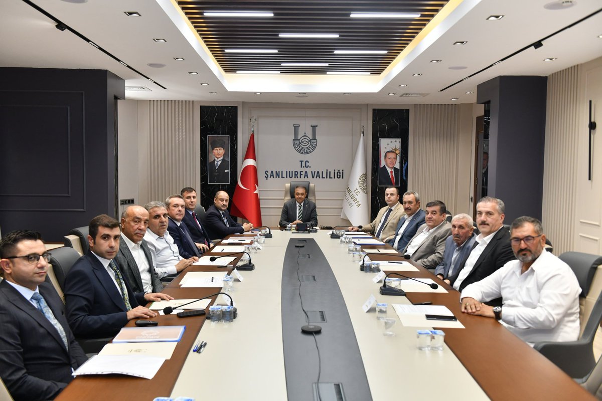 FARUK AKBAŞ (@farukakbas330) on Twitter photo Şanlıurfa Gıda İhtisas Organize Sanayi Bölgesi Müteşebbis Heyeti Toplantımızı
Valimiz sn. <a href="/hasansildak/">Hasan ŞILDAK</a> başkanlığında <a href="/sanliurfabld/">Şanlıurfa Büyükşehir 🇹🇷</a> sn. Kasım Gülpınar'ın katılımıyla gerçekleştirildik.
Almış olduğunuz kararların sanayicimize ve milletimize hayırlar getirmesini temenni ederiz. Şanlıurfa Gıda İhtisas Organize Sanayi Bölgesi Müteşebbis Heyeti Toplantımızı
Valimiz sn. <a href="/hasansildak/">Hasan ŞILDAK</a> başkanlığında <a href="/sanliurfabld/">Şanlıurfa Büyükşehir 🇹🇷</a> sn. Kasım Gülpınar'ın katılımıyla gerçekleştirildik.
Almış olduğunuz kararların sanayicimize ve milletimize hayırlar getirmesini temenni ederiz.