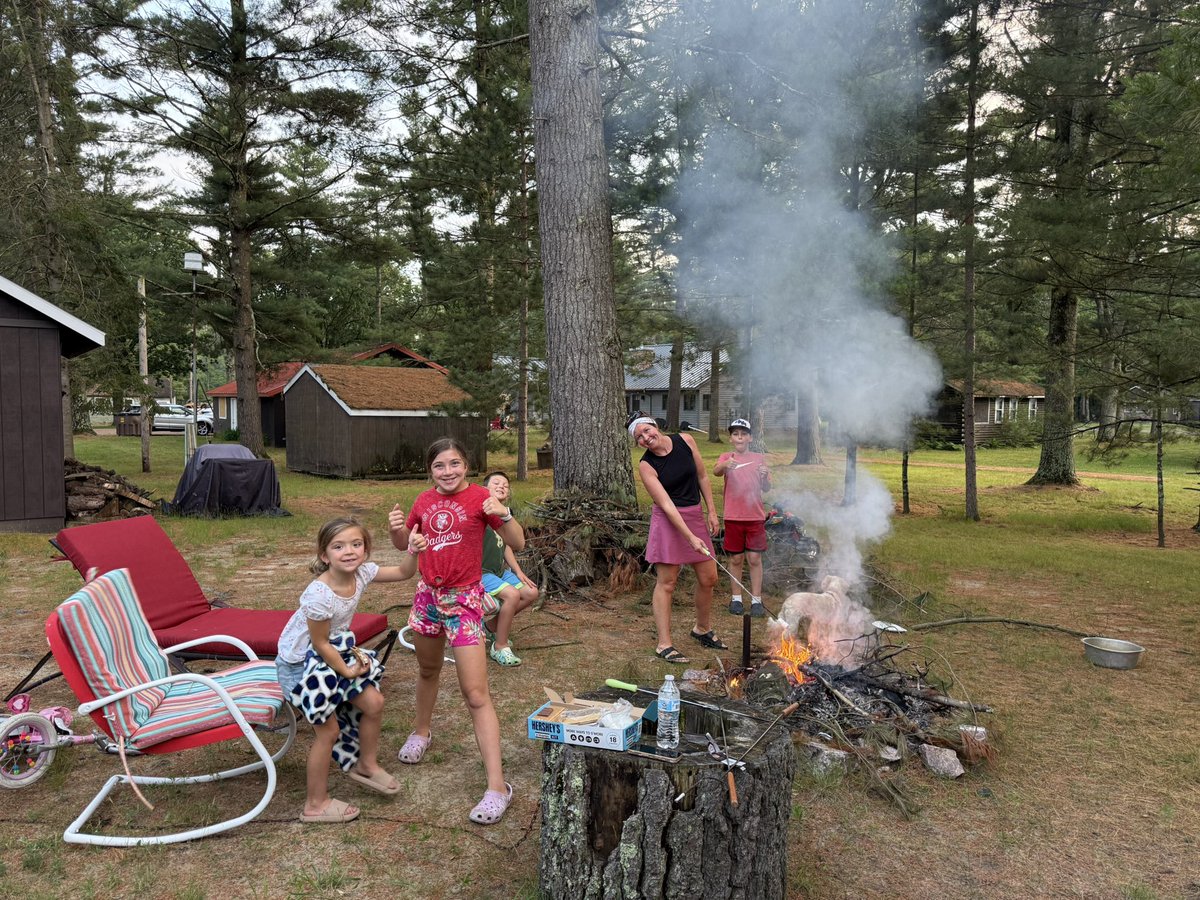 ProfeBeckstrom's tweet image. Summer 2025 - Day 22: S’mores!!!