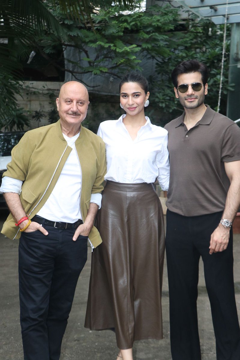 filmfare's tweet image. #AnupamKher #Shubhangi #KaranTacker get spotted as they promoted their much anticipated film #TanviTheGreat releasing on 18th July.

#NewRelease #Celebs