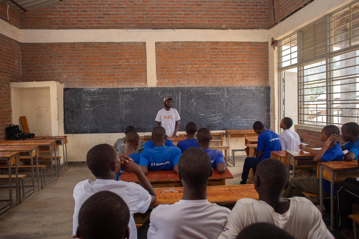Conservation success requires the participation of future generations. Last week we managed to host E.T.K birdwatching club at E.T.Karuganda. This club will help to improve wildlife and bird conservation awareness, advanced tour guiding skills in educational institutions
