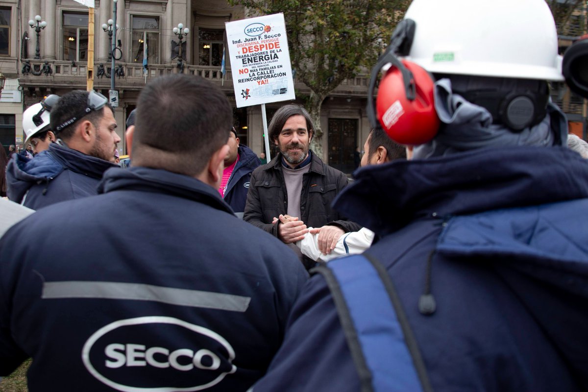 Nicolas del Caño (@nicolasdelcano) on Twitter photo Hoy dejo la banca de la Cámara de Diputados cumpliendo los acuerdos de rotación del <a href="/Fte_Izquierda/">Frente de Izquierda Unidad</a>.
Orgullosamente alzamos nuestra voz en defensa de los jubilados, trabajadores, las mujeres, la juventud, del colectivo de la discapacidad y de todas las causas populares. Junto a Hoy dejo la banca de la Cámara de Diputados cumpliendo los acuerdos de rotación del <a href="/Fte_Izquierda/">Frente de Izquierda Unidad</a>.
Orgullosamente alzamos nuestra voz en defensa de los jubilados, trabajadores, las mujeres, la juventud, del colectivo de la discapacidad y de todas las causas populares. Junto a