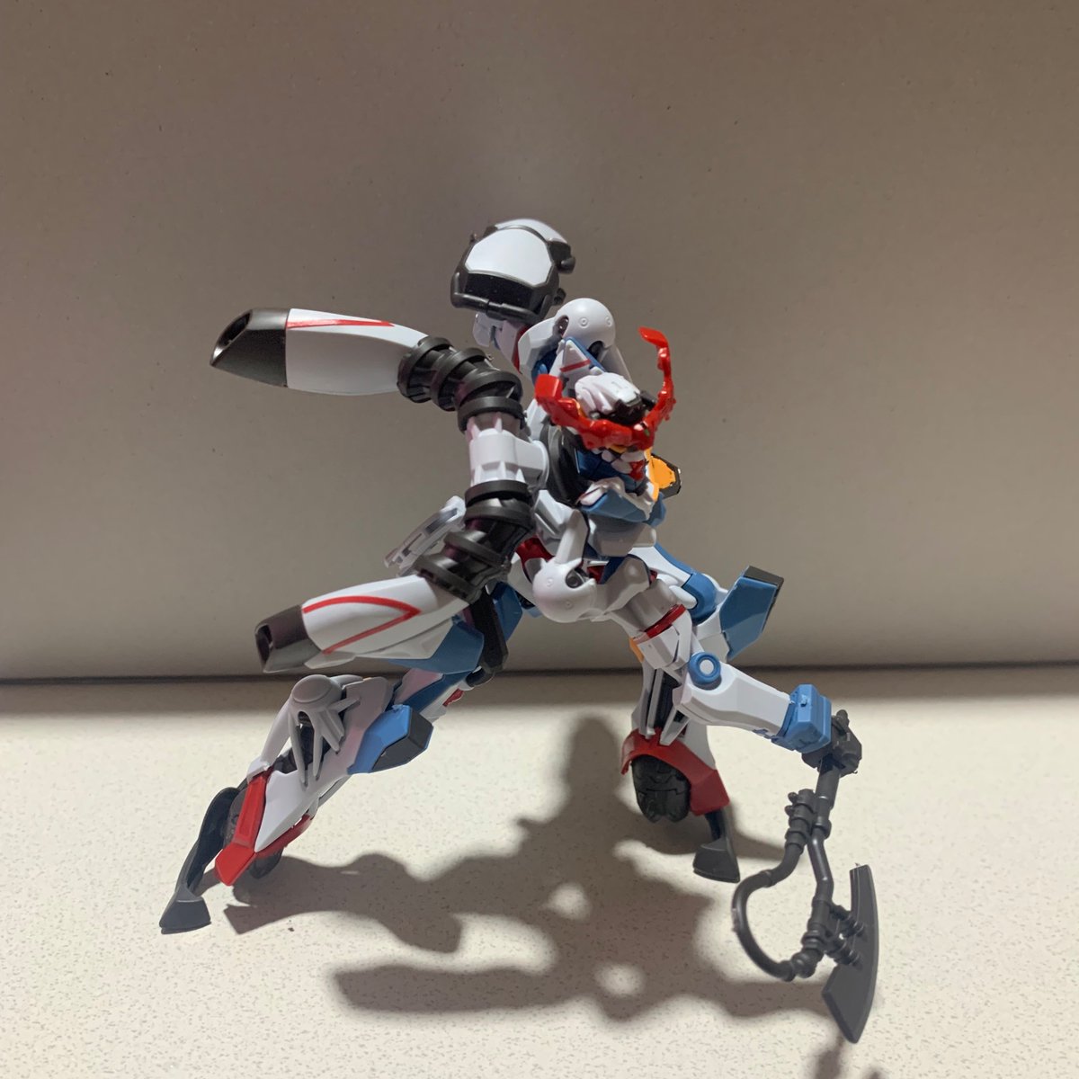 t17251445's tweet photo. 久々にガンプラを作りポージングしたが、流石に楽しすぎるな
赤いガンダムかrx-78-2ほしい
#ジークアクス 
#ガンプラ https://t.co/LbxcNZF6X0